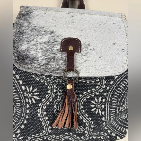 Myra Bag Carry Me Backpack - Picture 2 of 6